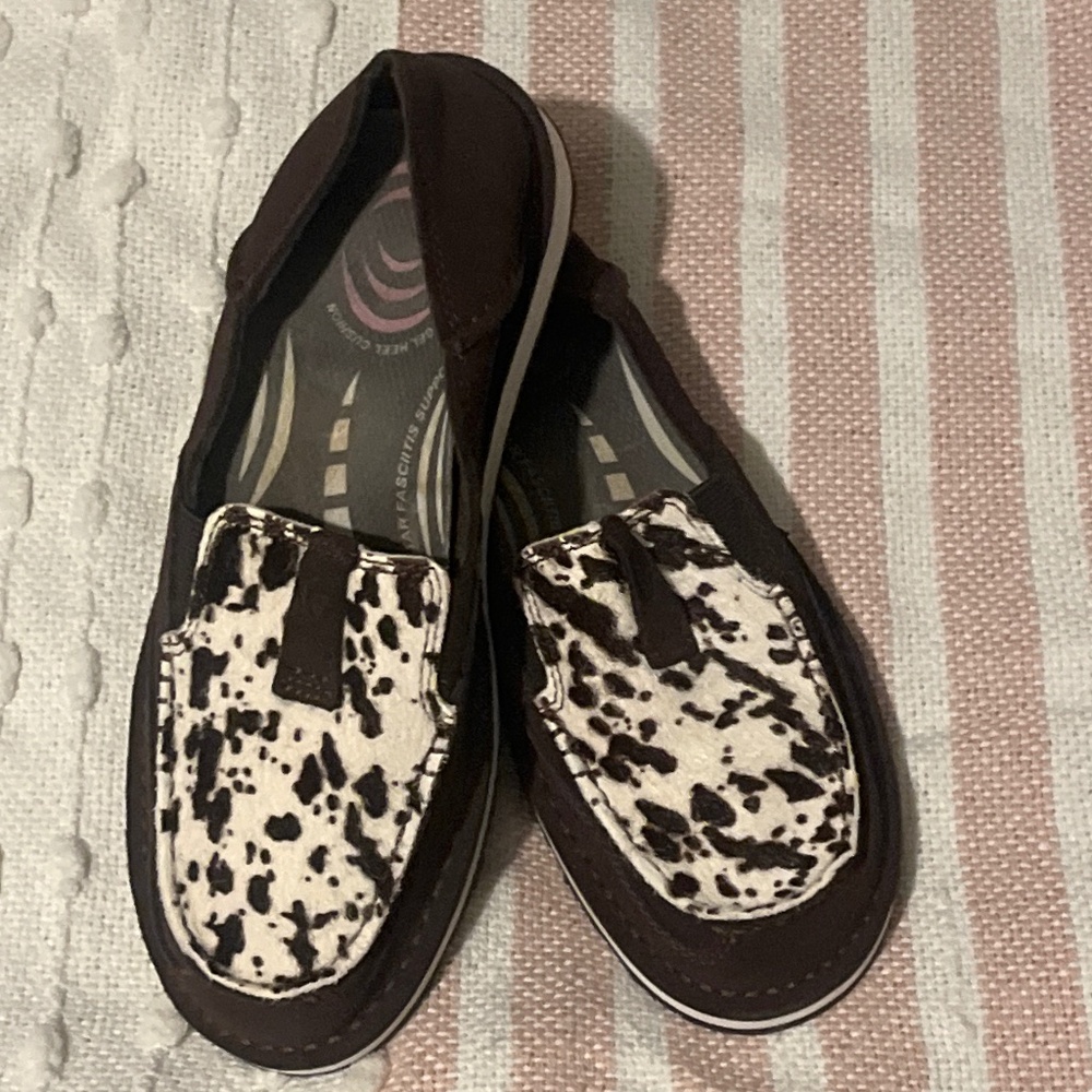 ARIAT printers Dryed Cow Hide flats